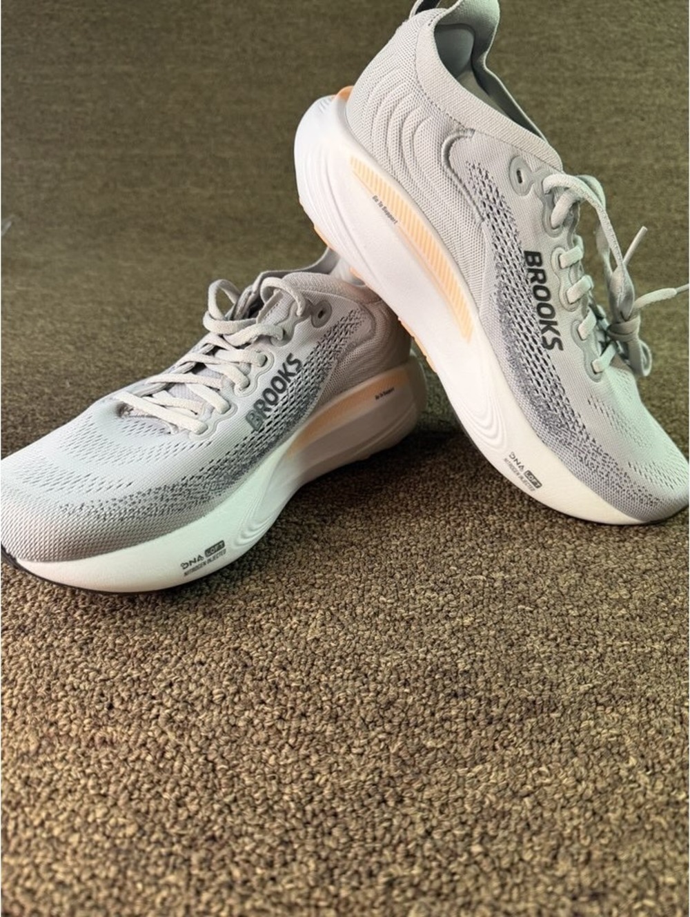 Brooks Adrenaline GTS 25 Womens 9.5 Gray Coral Shoes